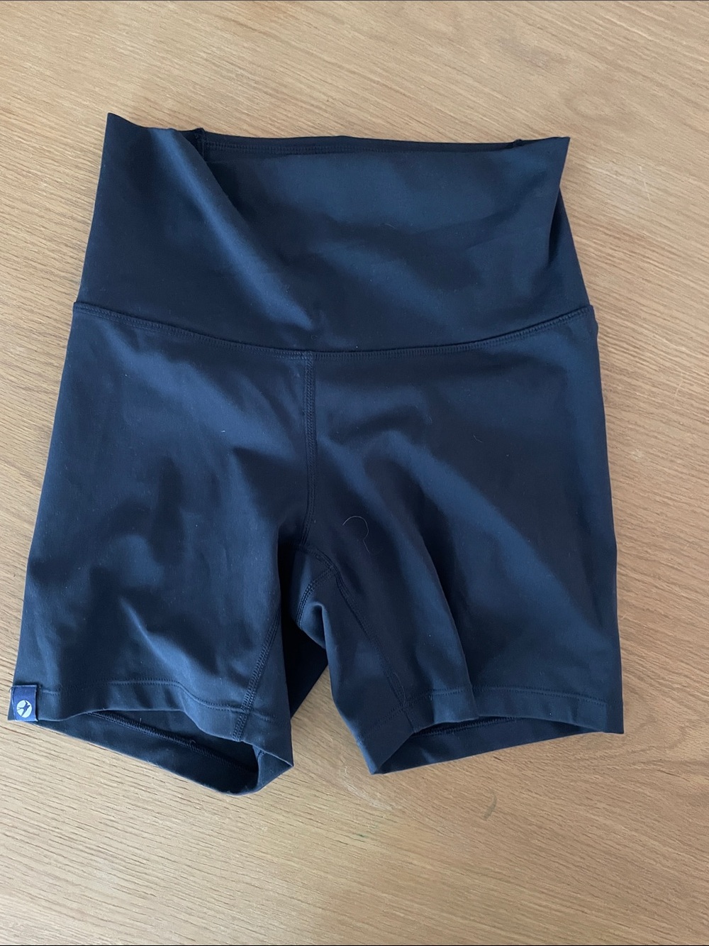 New Oiselle essential bird shorts - size 2